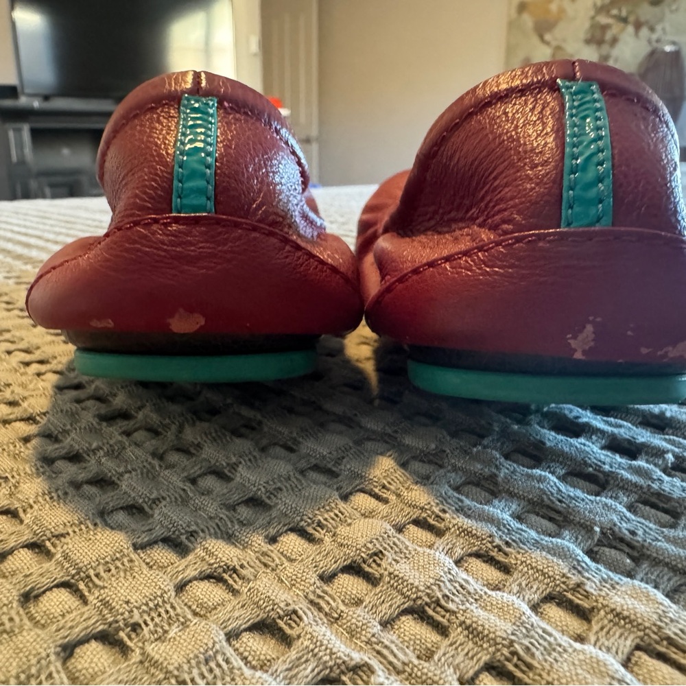 Tieks Poppy Size 8 Red Flats - Picture 4 of 4